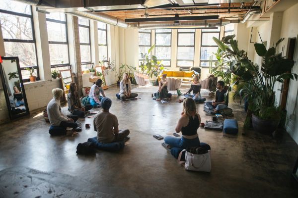 Top 5 écoles de yoga à angers à ne pas manquer